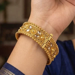 Antique Gold Kundan Cuff Bangels